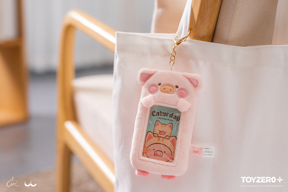 
            
                Load image into Gallery viewer, LuLu The Piggy Caturday - Photocard Holder Keyring (LuLu/Kitty)
            
        